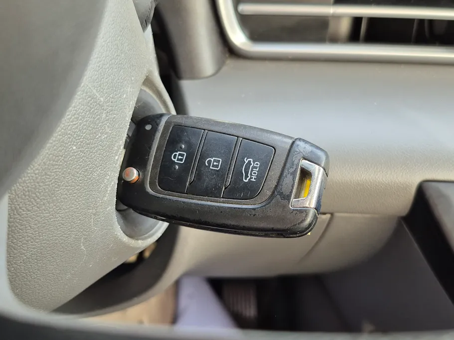 2023 Hyundai Elantra Smart 