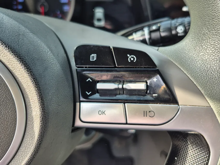 2023 Hyundai Elantra Smart 