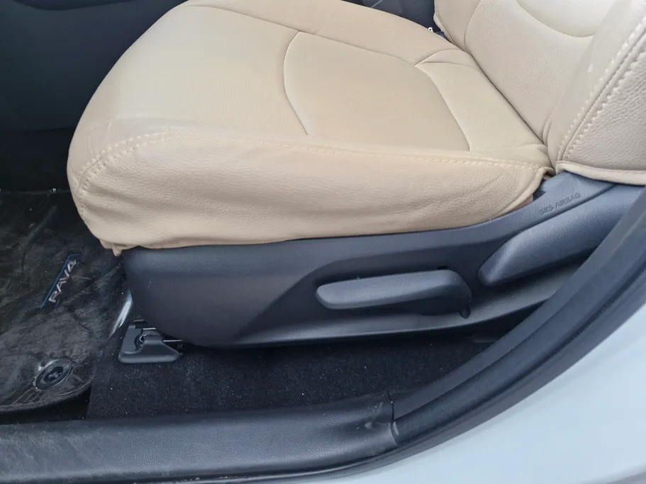 2024 Toyota RAV4 LE HEV 