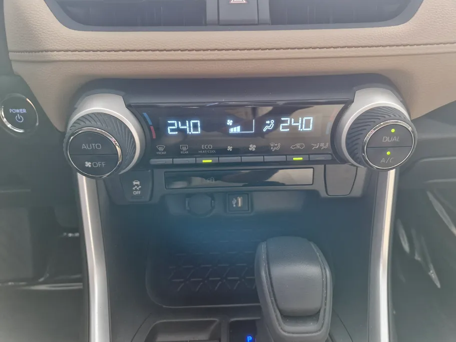 2024 Toyota RAV4 LE HEV 