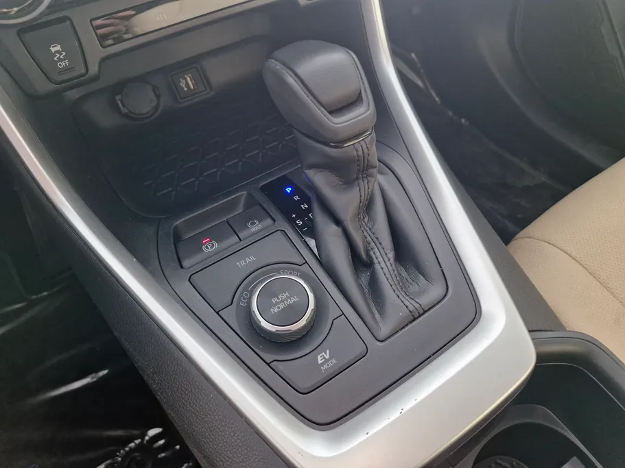 2024 Toyota RAV4 LE HEV 