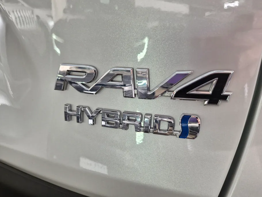 2024 Toyota RAV4 LE HEV 