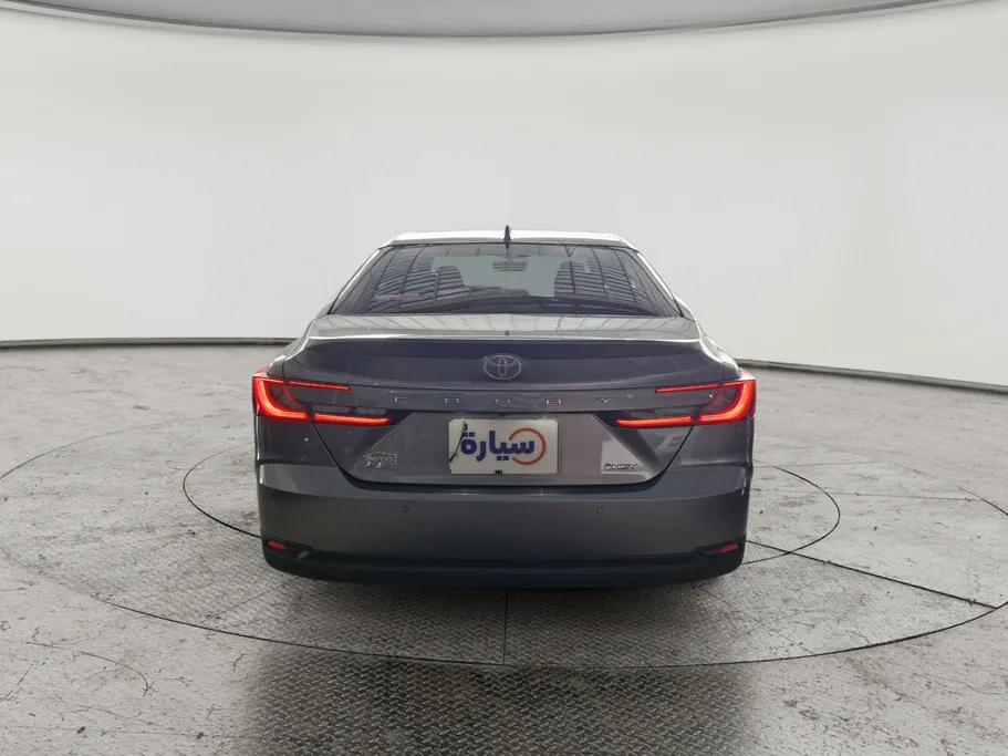 تويوتا كامري LE HEV 2025 