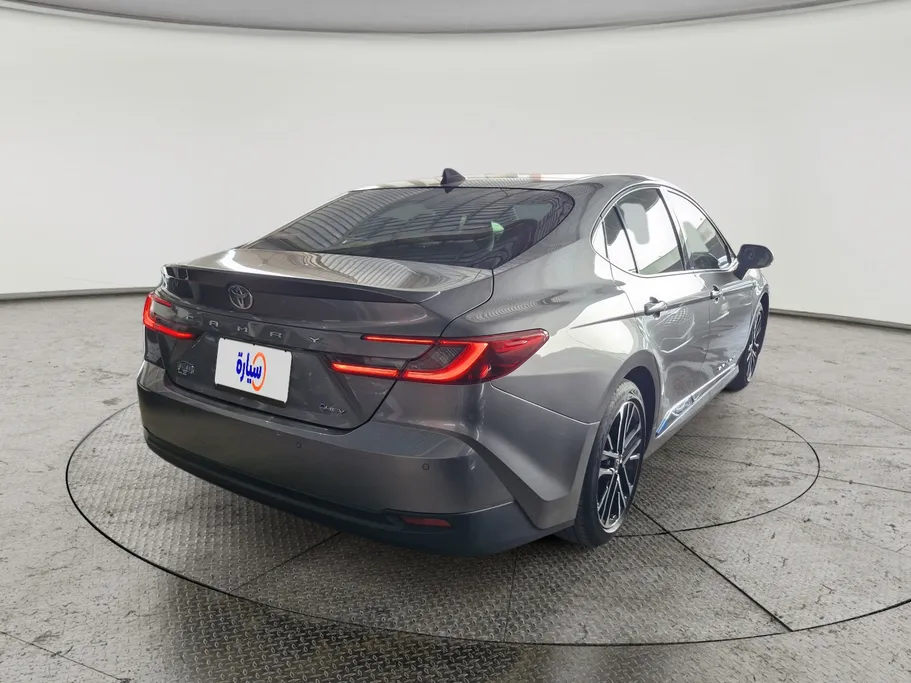 تويوتا كامري LE HEV 2025 