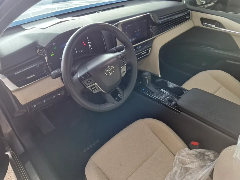 تويوتا كامري LE HEV 2025 