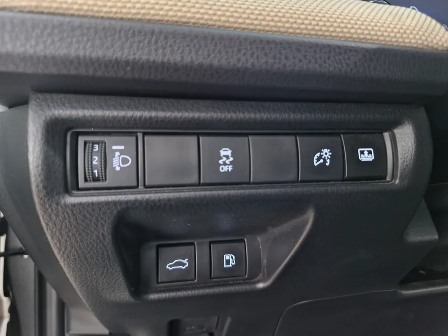 تويوتا كامري LE HEV 2025 