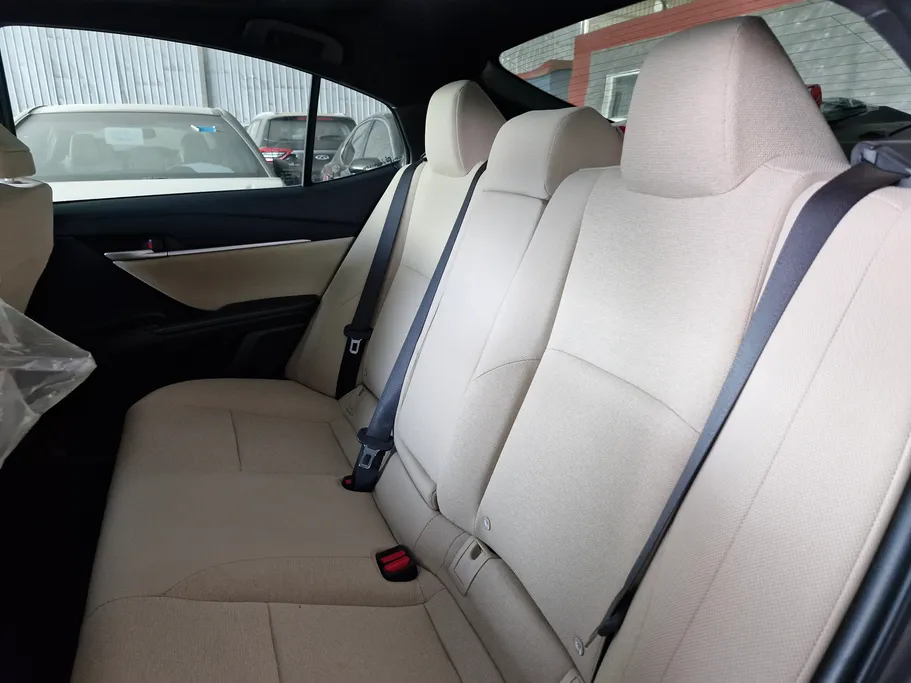 تويوتا كامري LE HEV 2025 