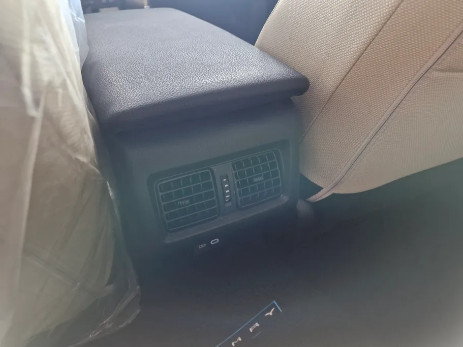 تويوتا كامري LE HEV 2025 