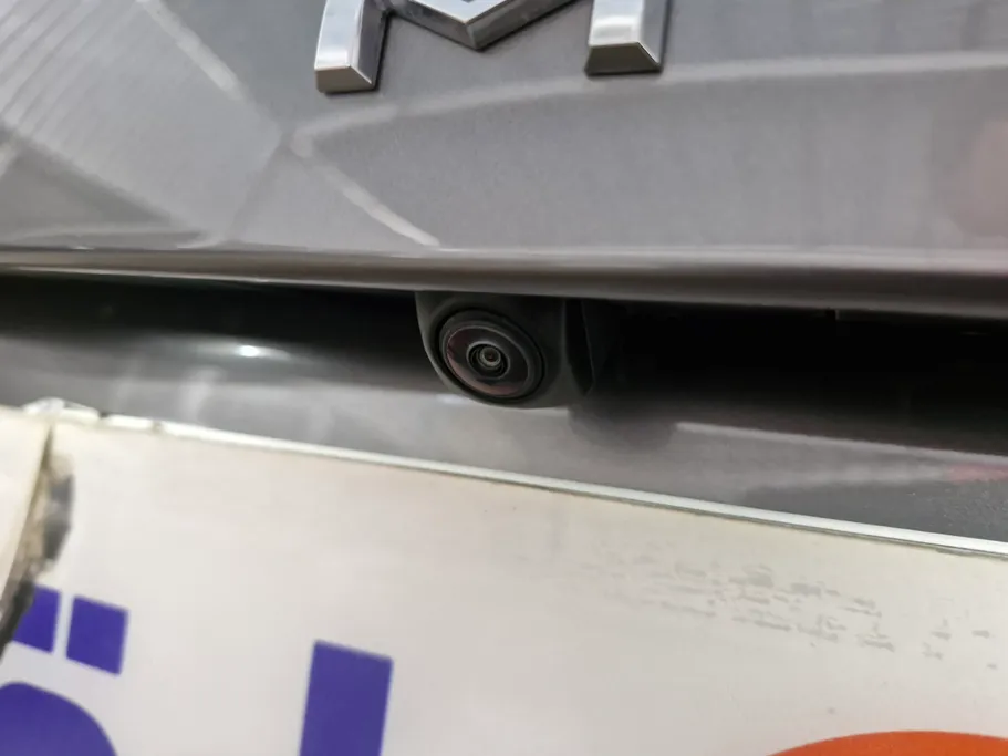 تويوتا كامري LE HEV 2025 