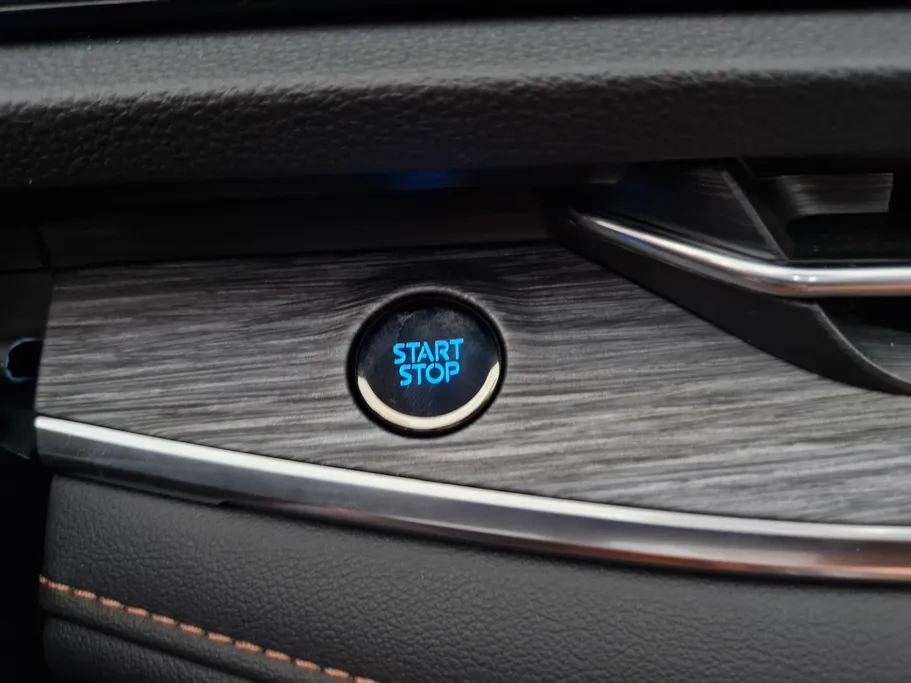 فورد تريتوري تيتانيوم 2026 