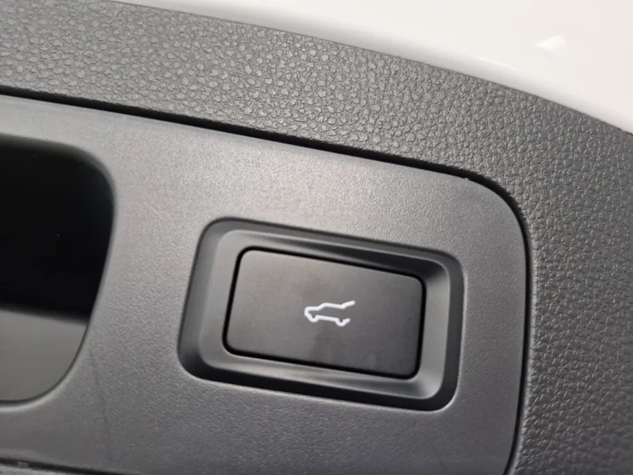 فورد تريتوري تيتانيوم 2026 