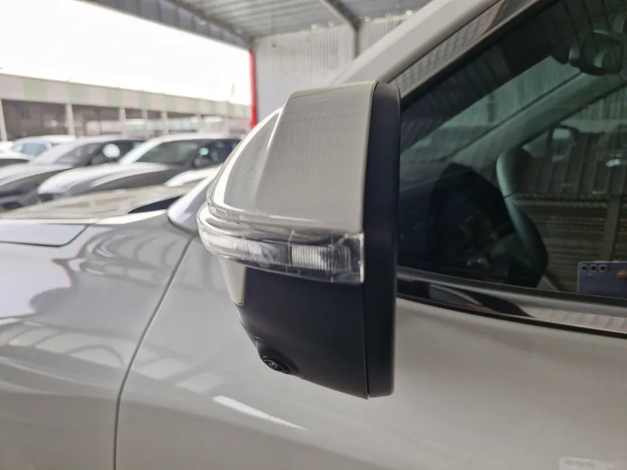 فورد تريتوري تيتانيوم 2026 