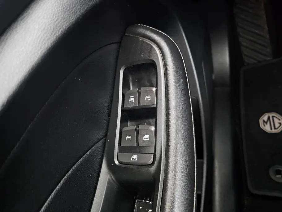 ام جي 5 COM 2022 