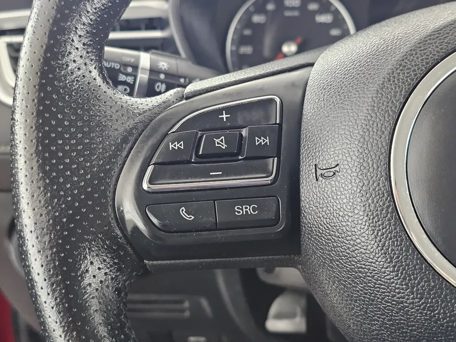 ام جي 5 COM 2022 