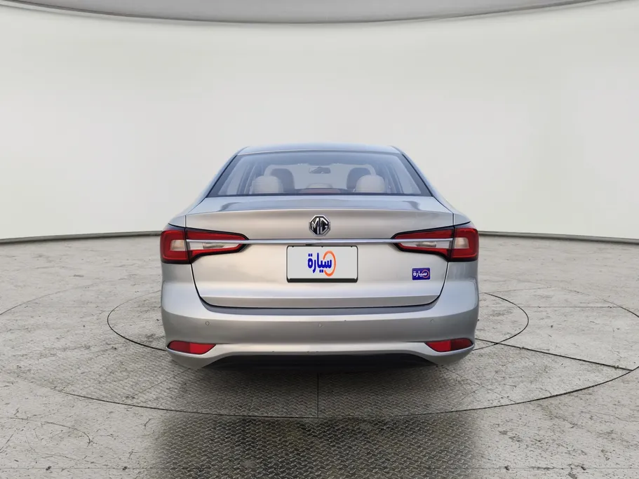 ام جي 5 LUX 2023 