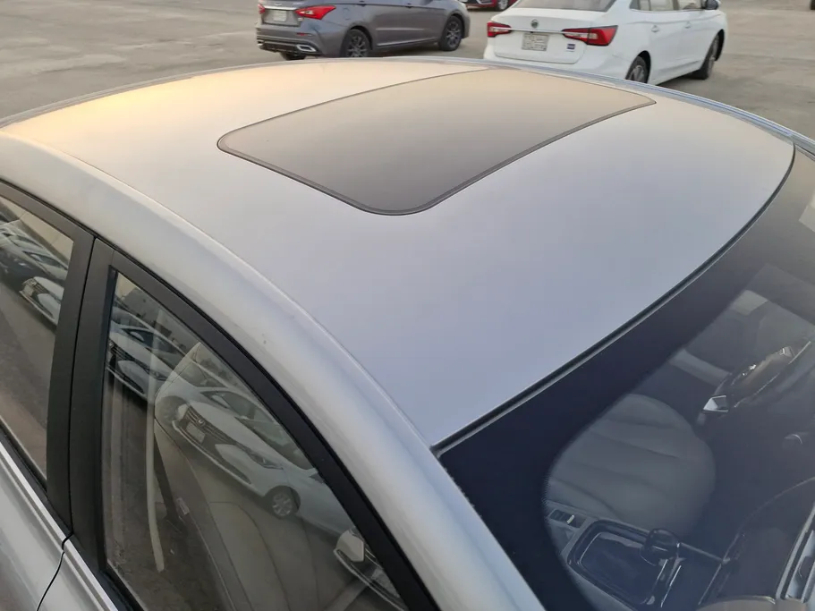 ام جي 5 LUX 2023 