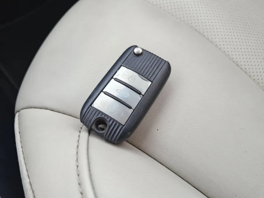 ام جي 5 LUX 2023 