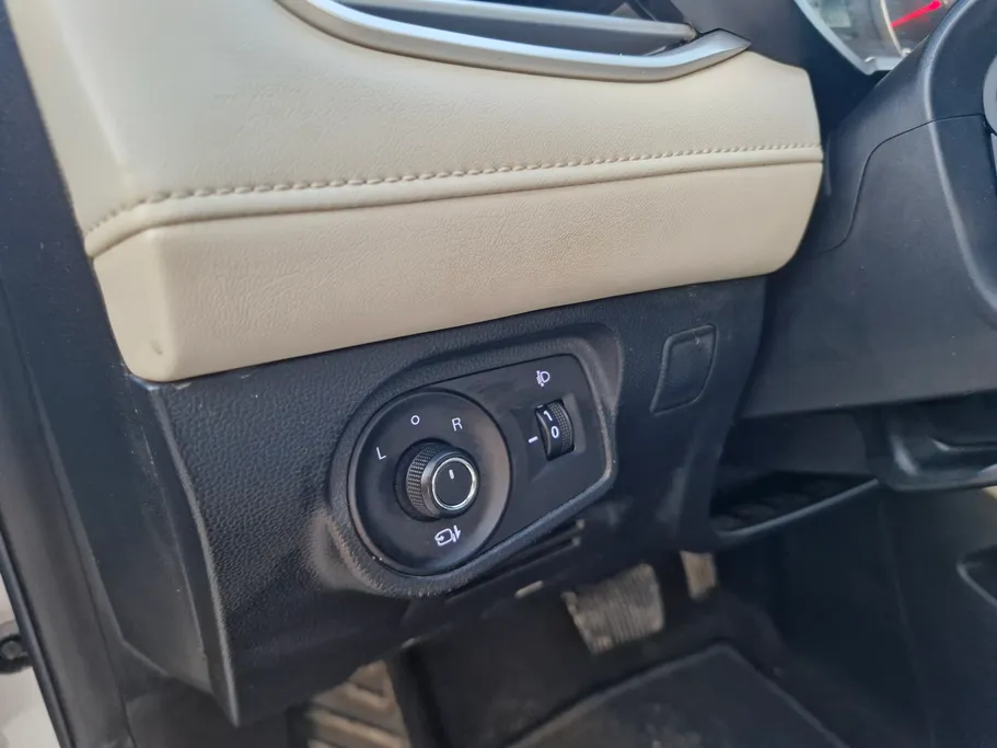 ام جي 5 LUX 2023 