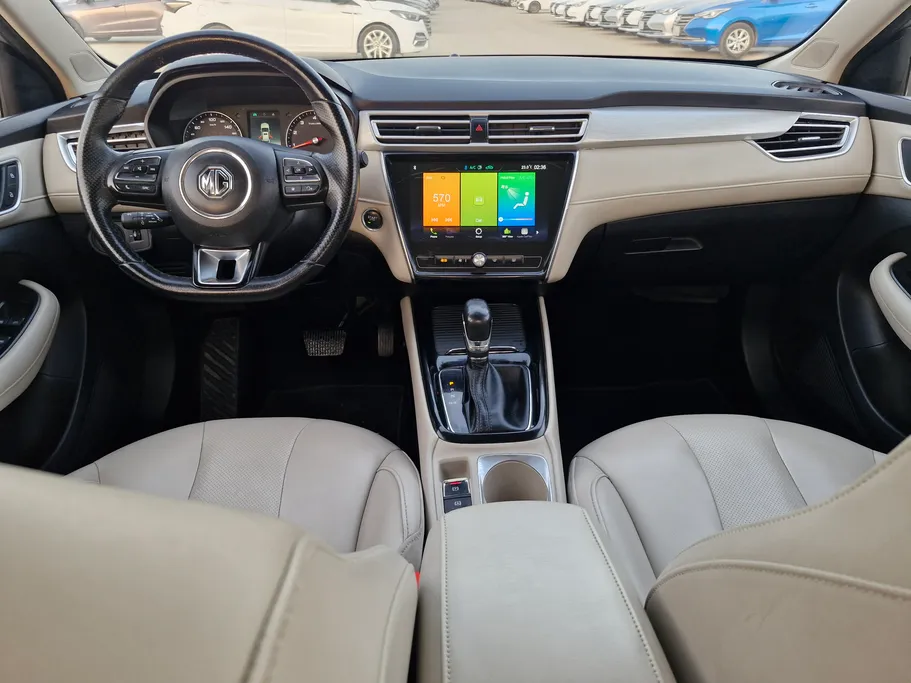 ام جي 5 LUX 2023 