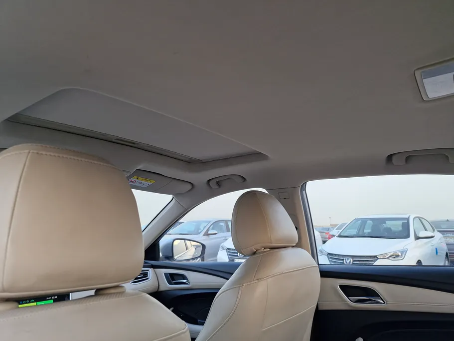 ام جي 5 LUX 2023 