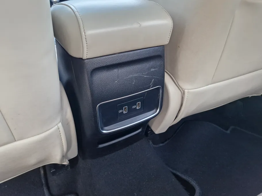 ام جي 5 LUX 2023 