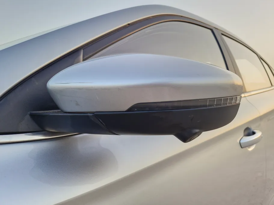 ام جي 5 LUX 2023 