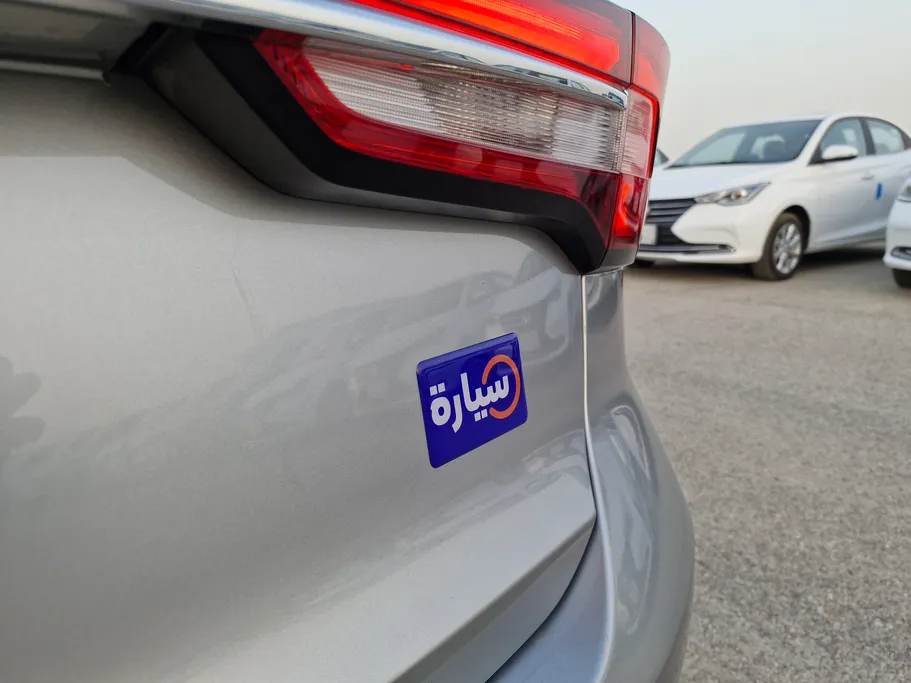 ام جي 5 LUX 2023 