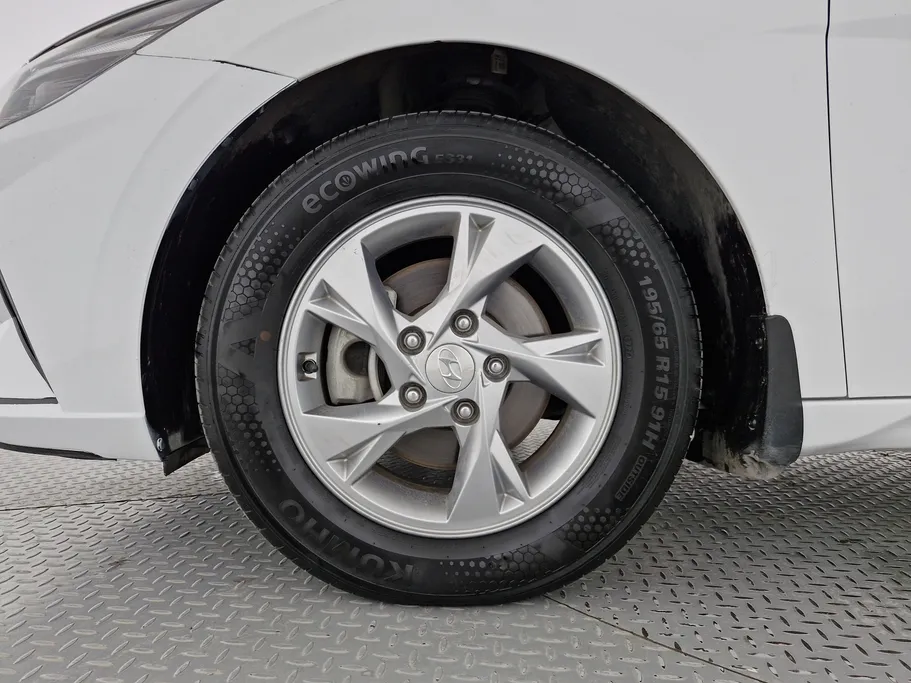 2021 Hyundai Elantra Smart 