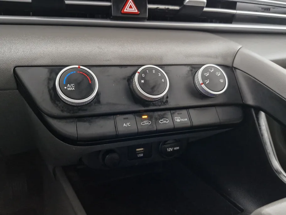 2021 Hyundai Elantra Smart 