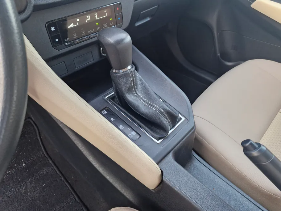 تويوتا يارس Y 2024 