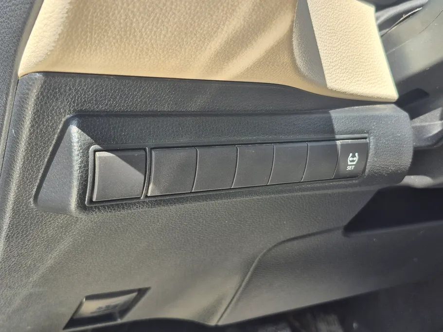 تويوتا كورولا XLI 2022 