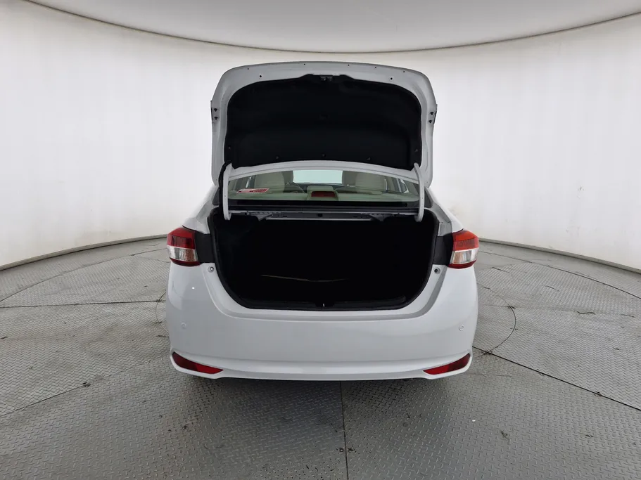 2022 Toyota Yaris  Y 