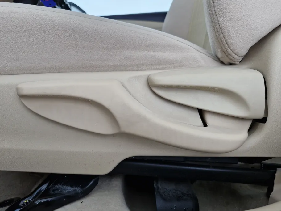 2022 Toyota Yaris  Y 