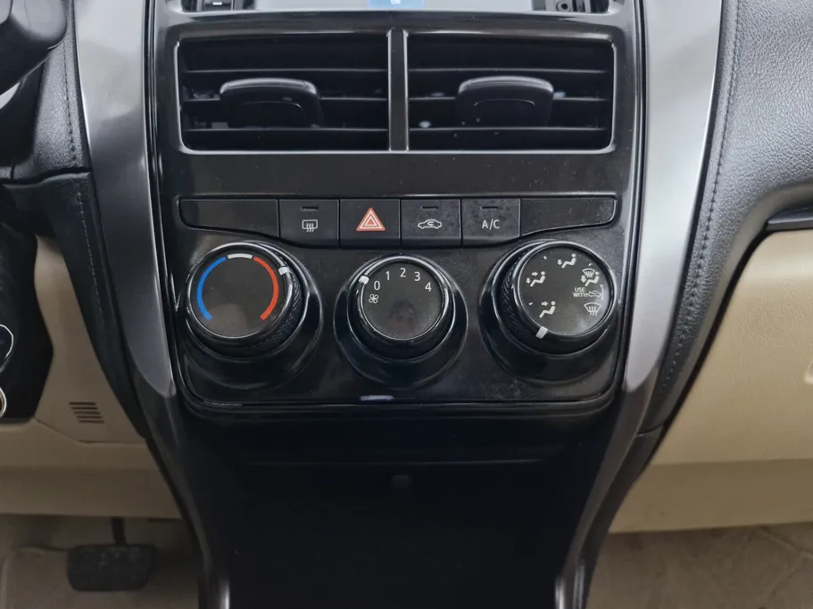 2022 Toyota Yaris  Y 