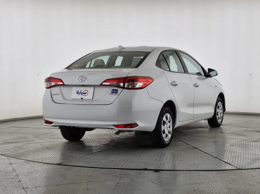 2022 Toyota Yaris  Y 