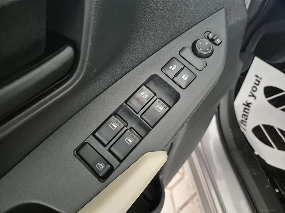 تويوتا يارس Y 2023 