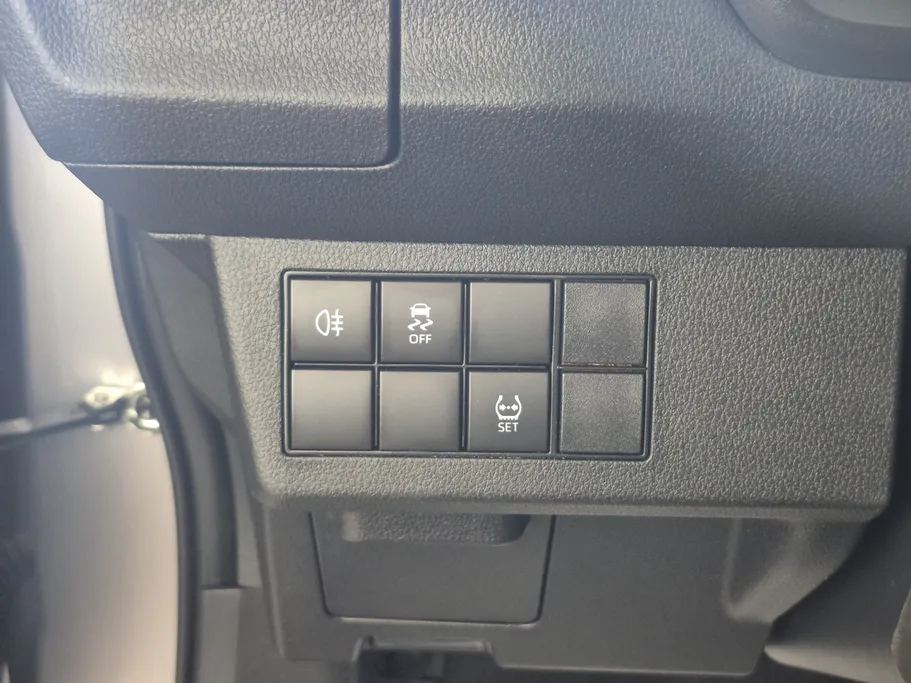 تويوتا يارس Y 2023 