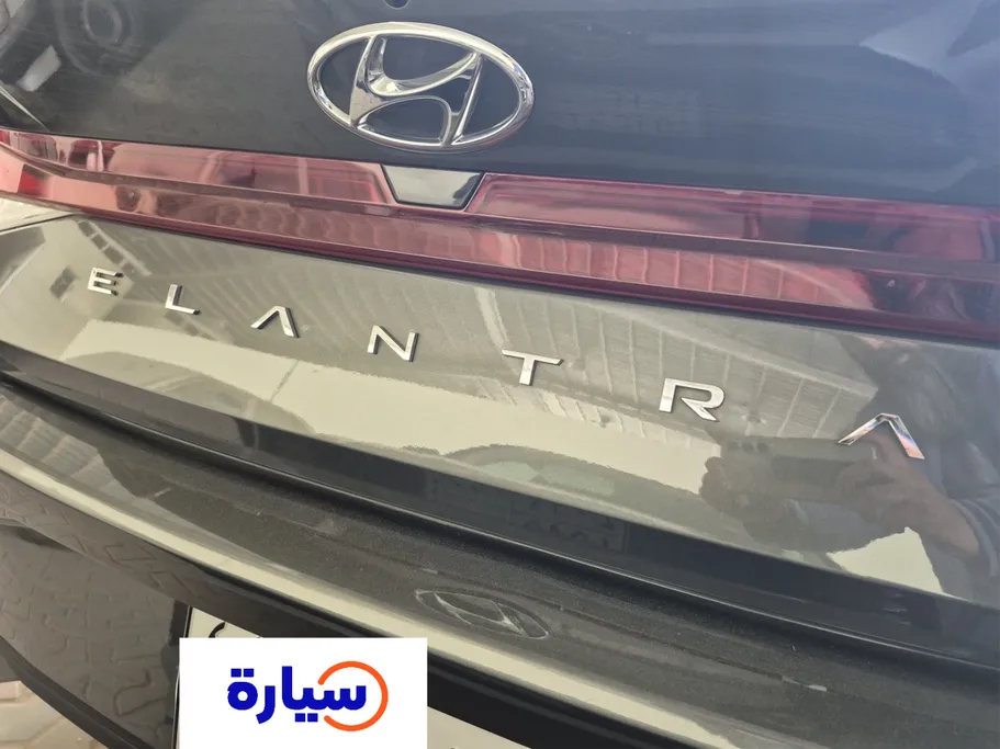 2023 Hyundai Elantra Smart 