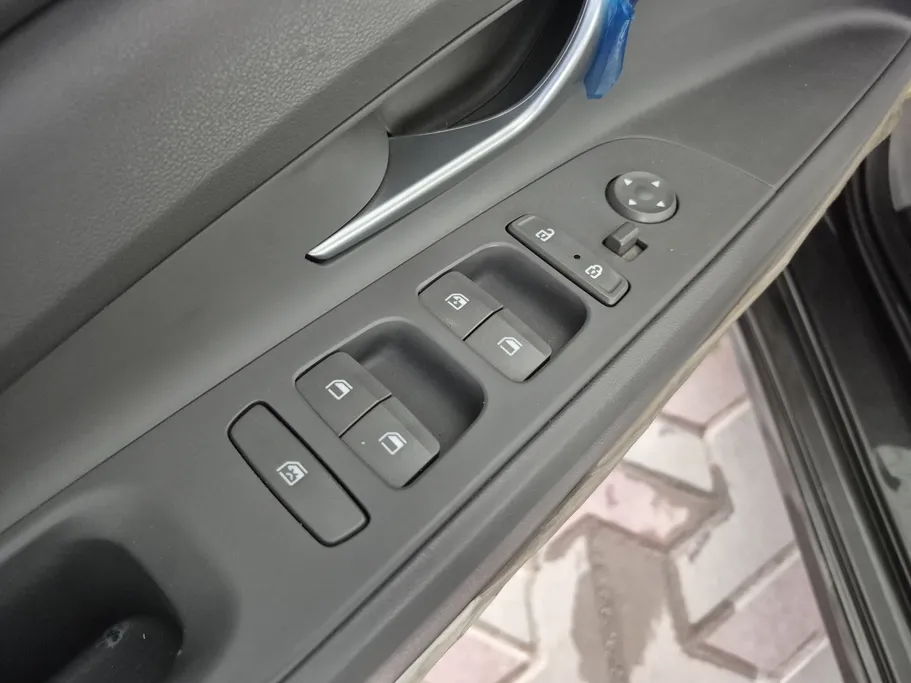 2023 Hyundai Elantra Smart 