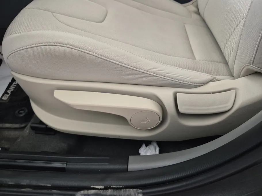 2023 Hyundai Elantra Smart 