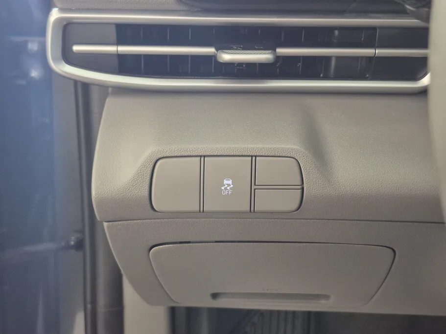 2023 Hyundai Elantra Smart 