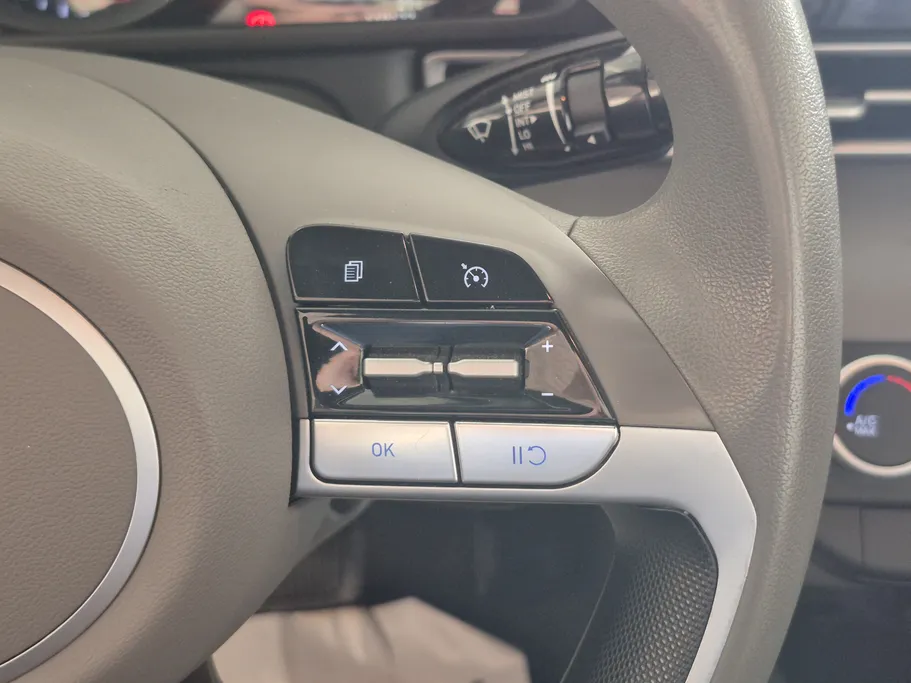 2023 Hyundai Elantra Smart 