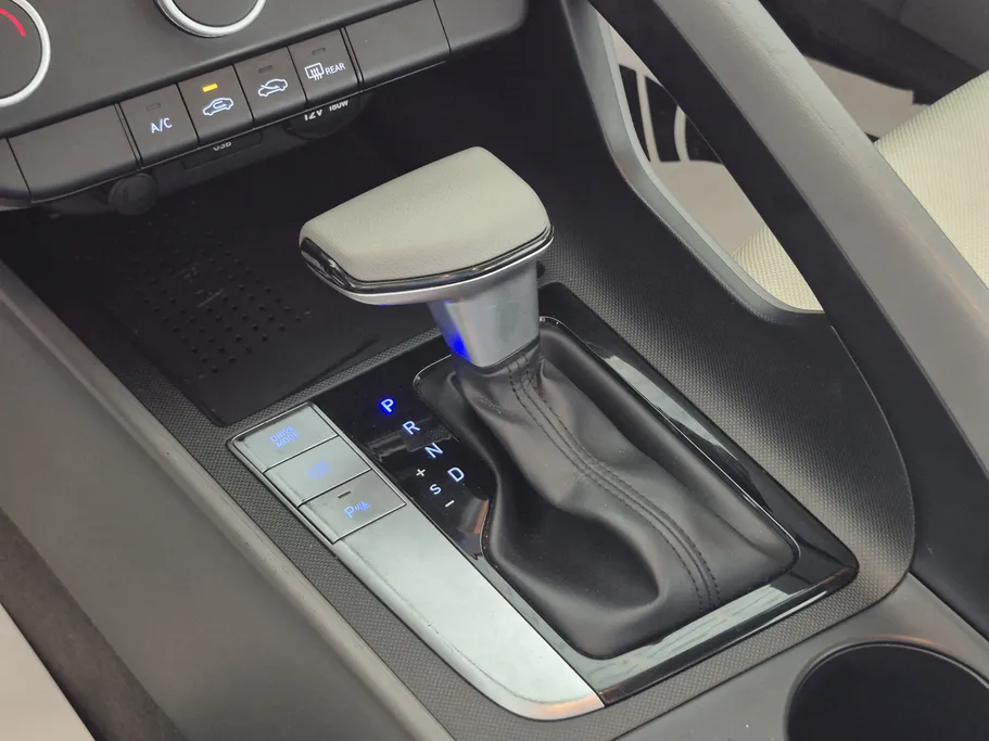 2023 Hyundai Elantra Smart 