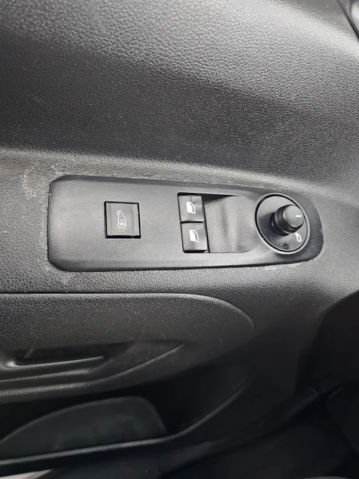 2023 Peugeot Partner Short van 