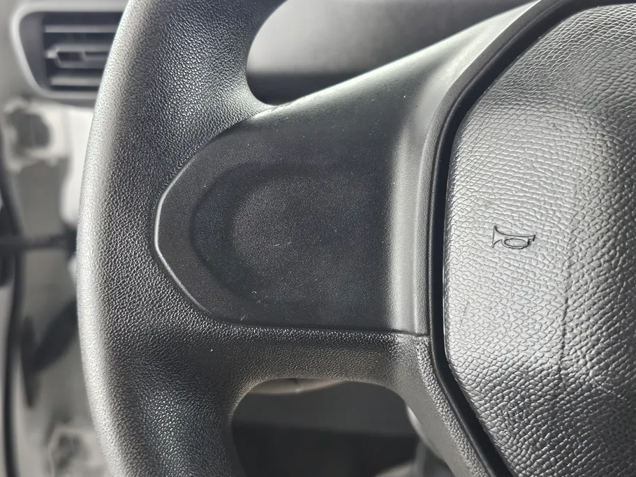 2023 Peugeot Partner Short van 