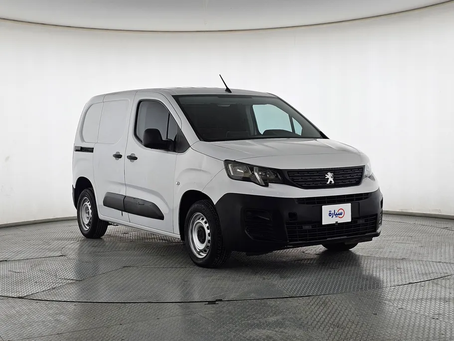 2023 Peugeot Partner Short van 