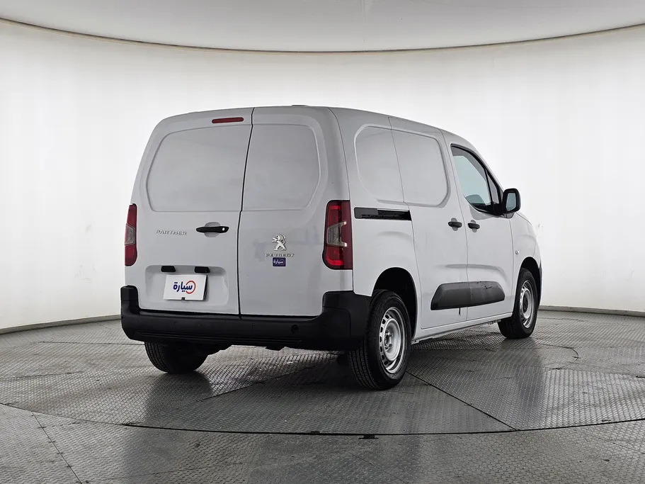 2023 Peugeot Partner Short van 
