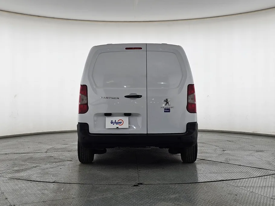 2023 Peugeot Partner Short van 