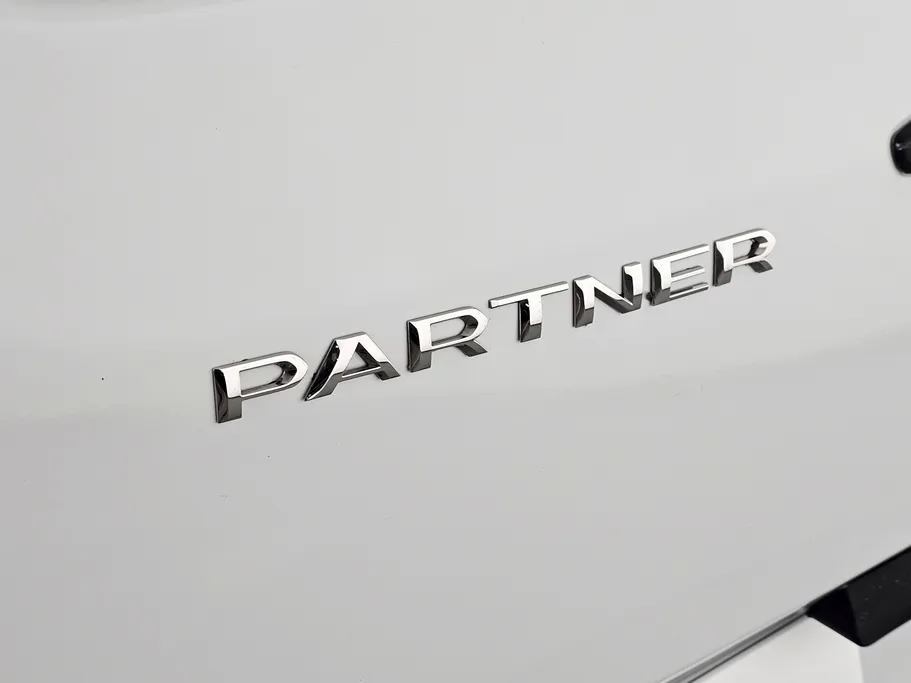 2023 Peugeot Partner Short van 