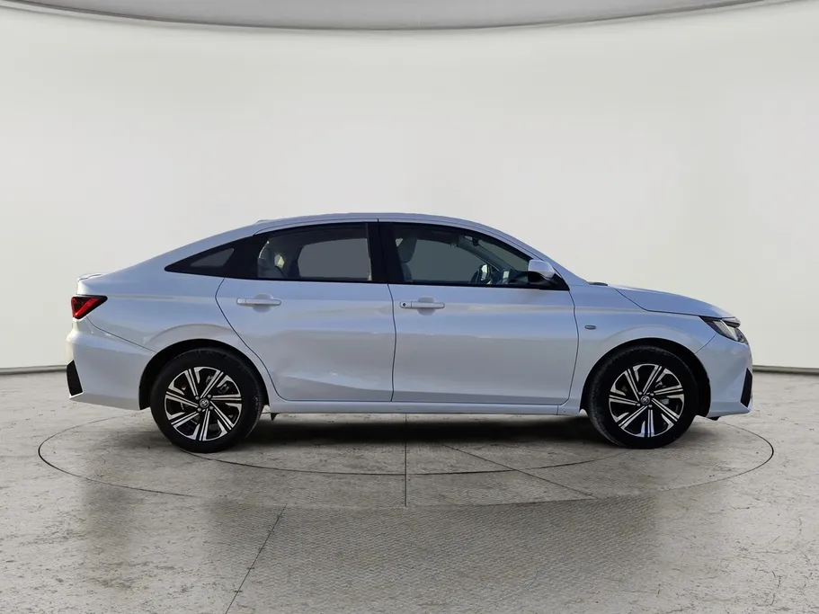 تويوتا يارس Y Plus 2024 